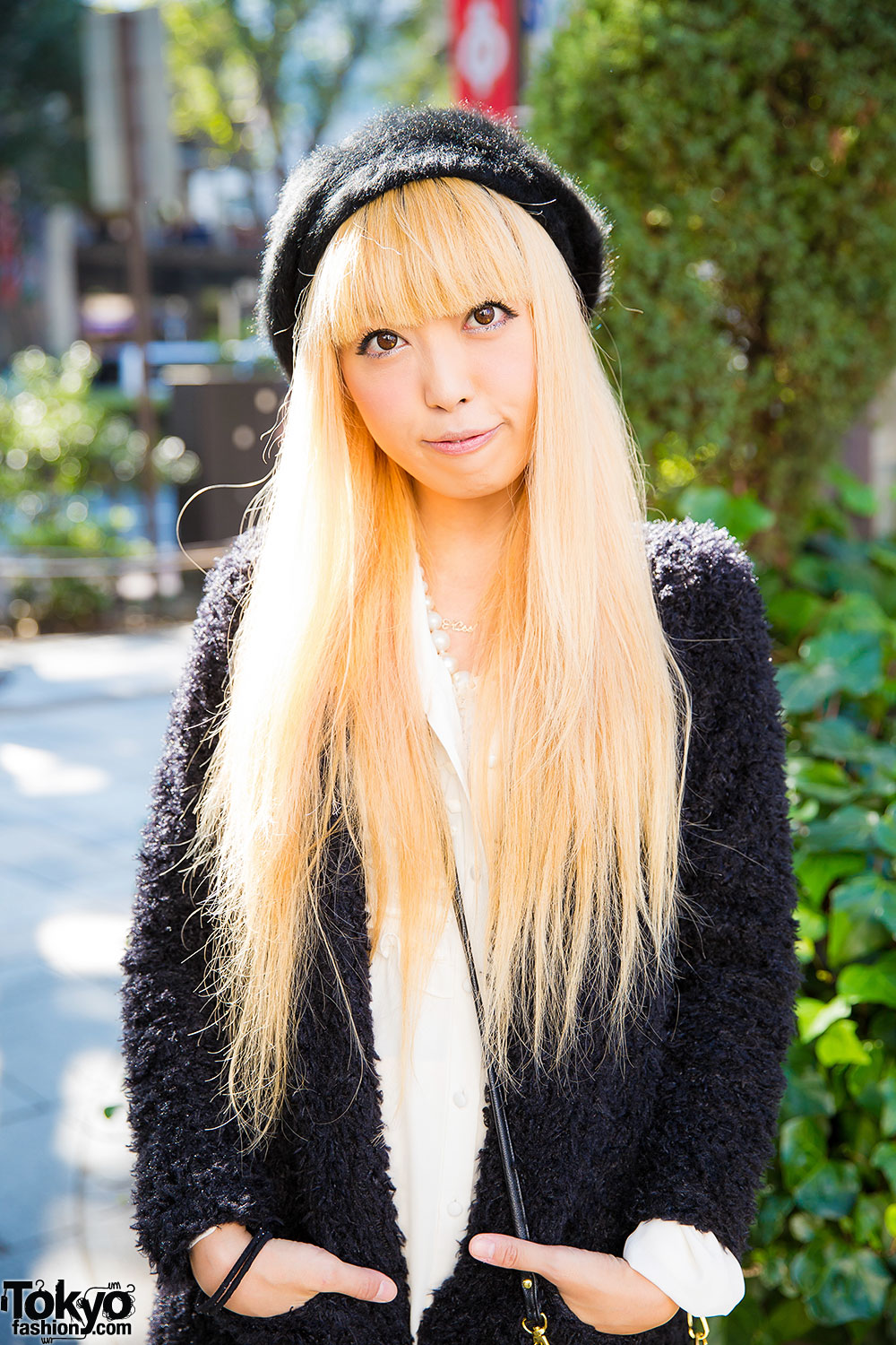 Harajuku Singer w/ Blonde Hair in Faux Fur Cardigan, Ankle Boots ...