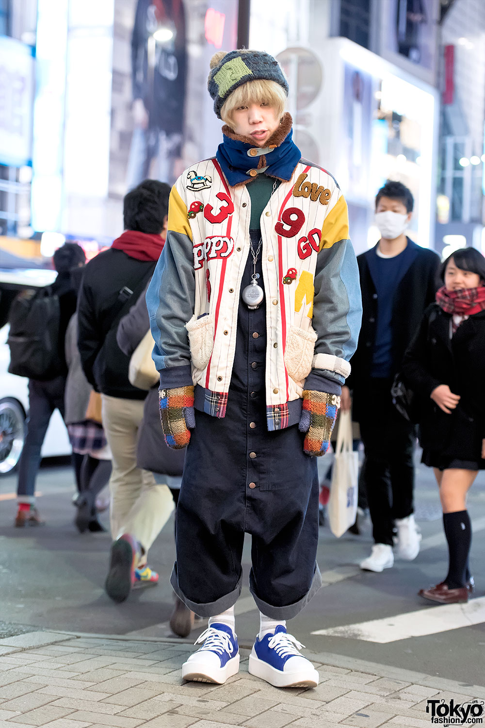 Токийские одежда. Харадзюку Токио. Харадзюку стиль парни. Япония Харадзюку парни. Японский уличный стиль Харадзюку.