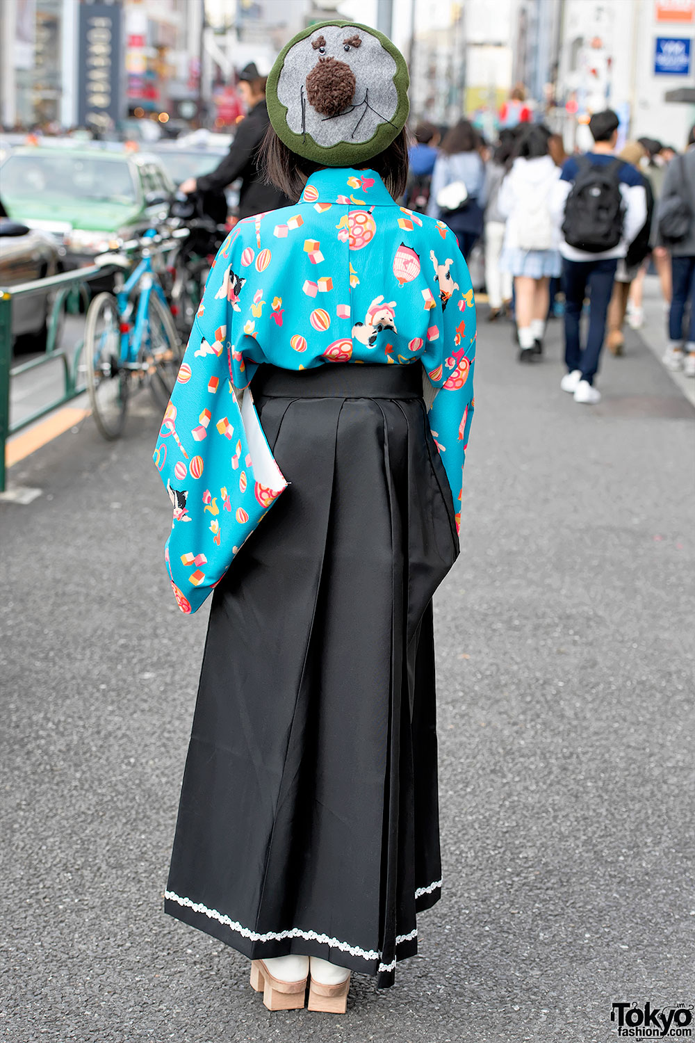 Japanese Girl in Hakama – Tokyo Fashion