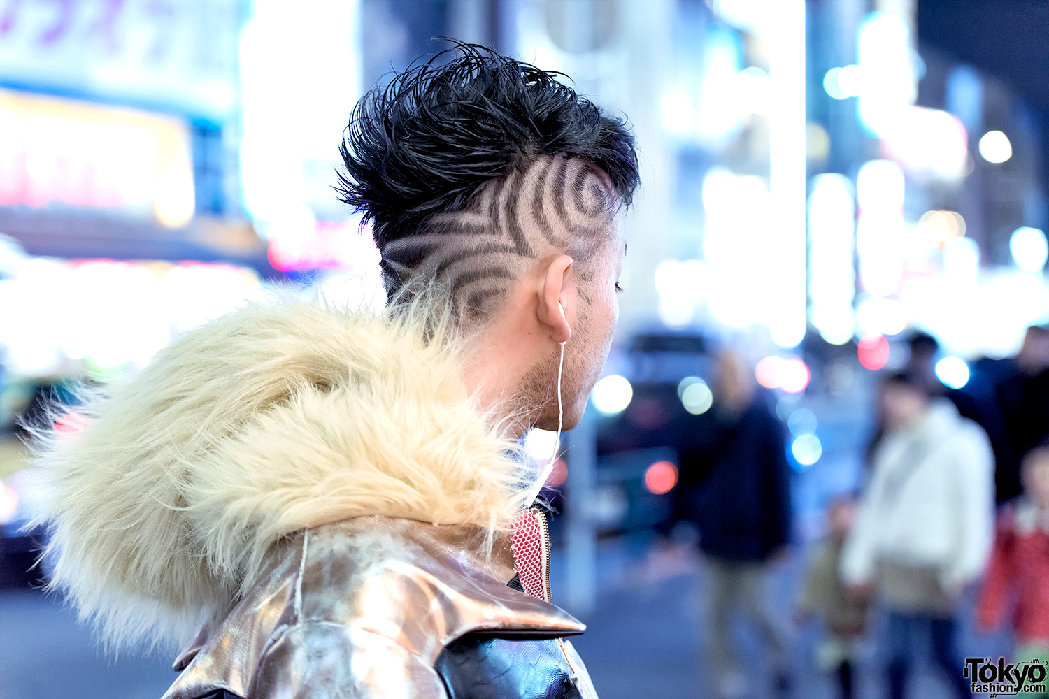 Niimi Faux Fur Hooded Coat & Dog Harajuku Graphic Street Fashion – Tokyo  Fashion