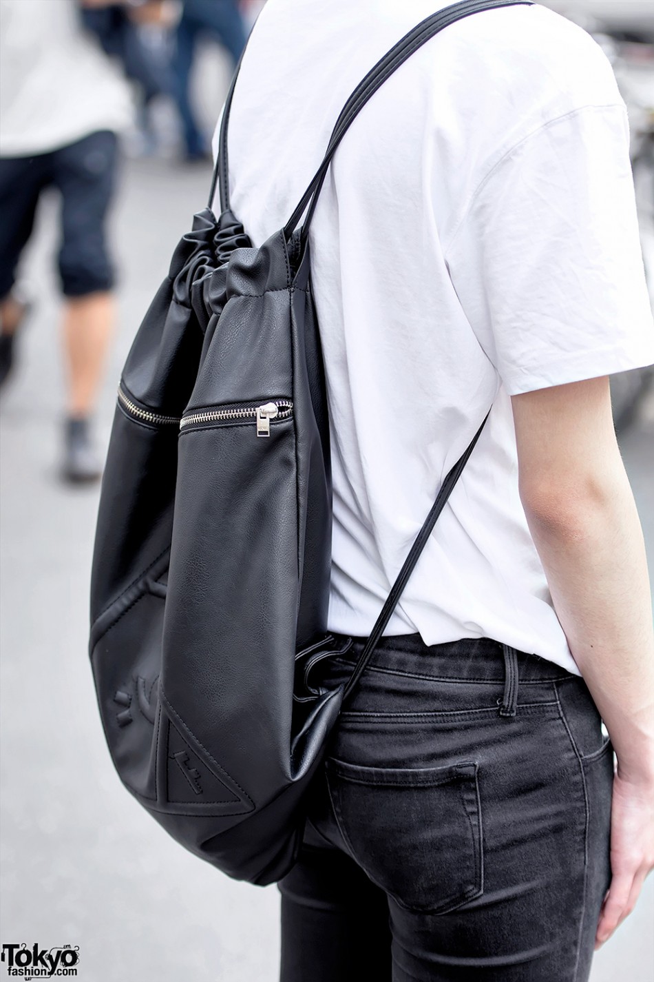 Yoshiaki in Harajuku w/ Green Hair, YRU Shoes, UNIF bag & UNIQLO Skinny ...