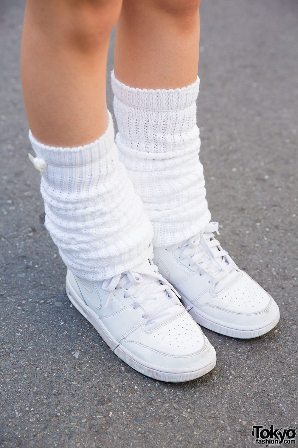 Persona enferma Antagonista Finalmente Nike sneakers and leg warmers – Tokyo Fashion