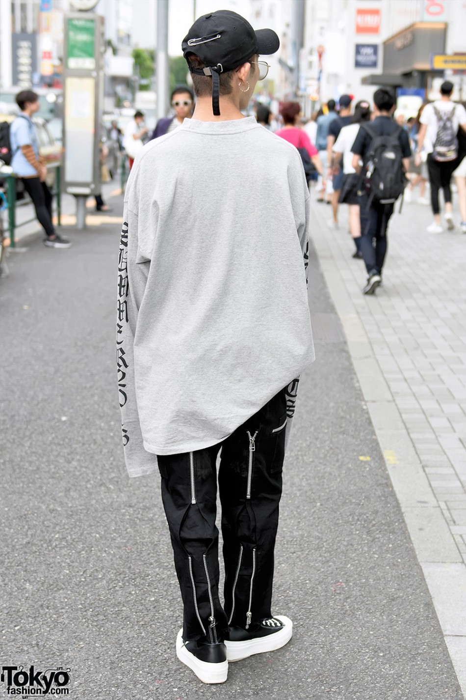 Harajuku Street Styles w/ Vetements, Never Mind The XU & Banal Chic Bizarre