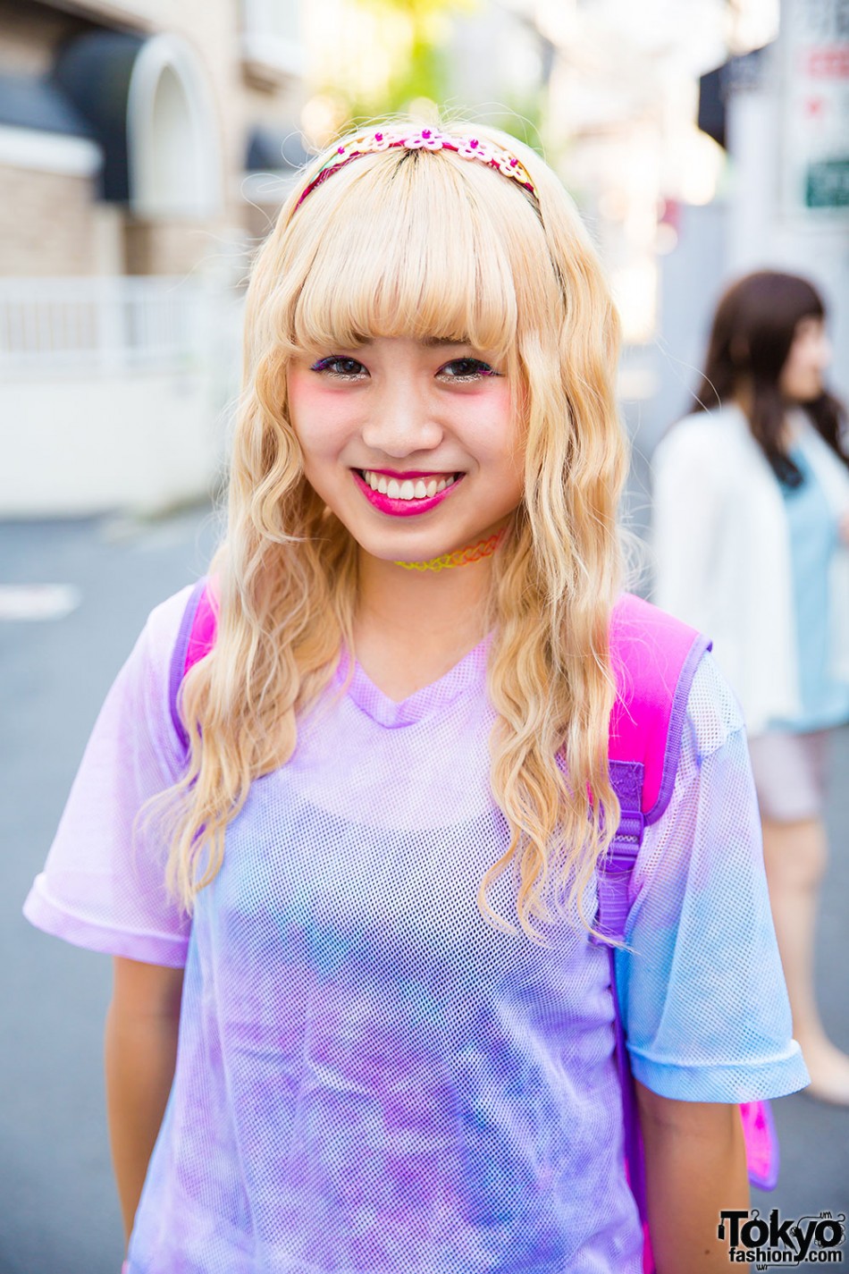 Harajuku Girls in Tie Dye Shirts w/ Disney Princess Bags & WEGO Items ...