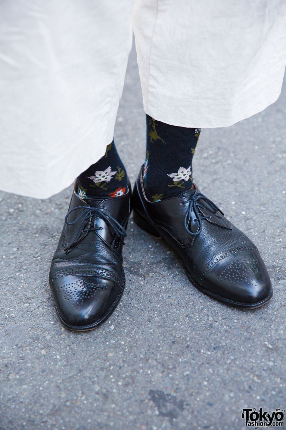 Harajuku Guy in Minimalist Style w/ Sense of Place, Connecter Tokyo ...