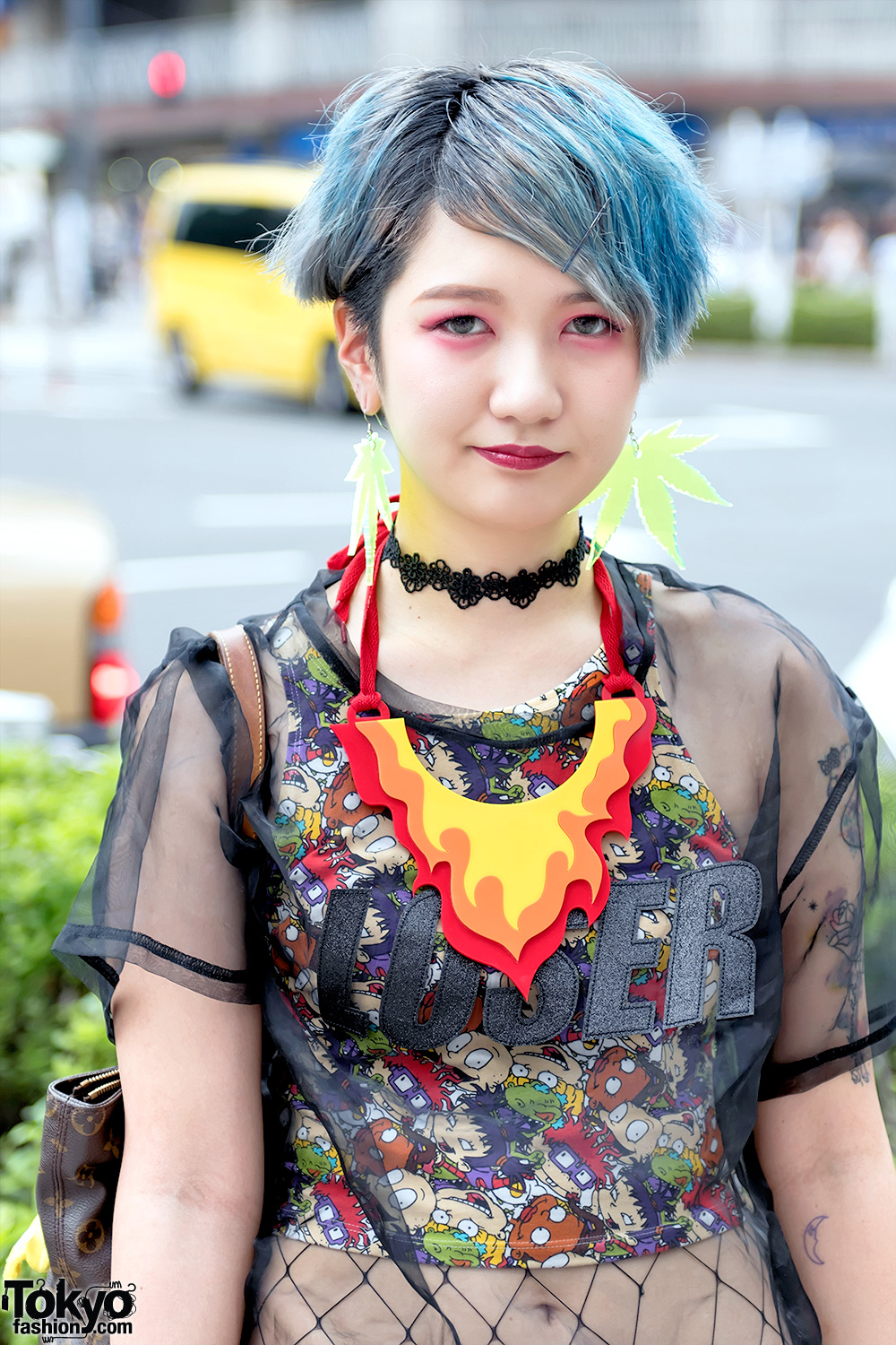 Harajuku Girl in Ripped Jeans Over Fishnets, Flame Necklace & Platforms ...