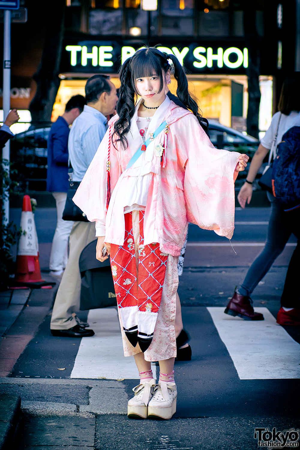 Japanese Idol Shioringo in Hayatochiri Kimono, Jenny Fax & Tokyo Bopper