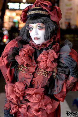 Japanese Shironuri Artist Minori Wearing Red Fashion in Harajuku ...