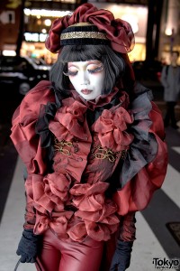 Japanese Shironuri Artist Minori Wearing Red Fashion in Harajuku ...