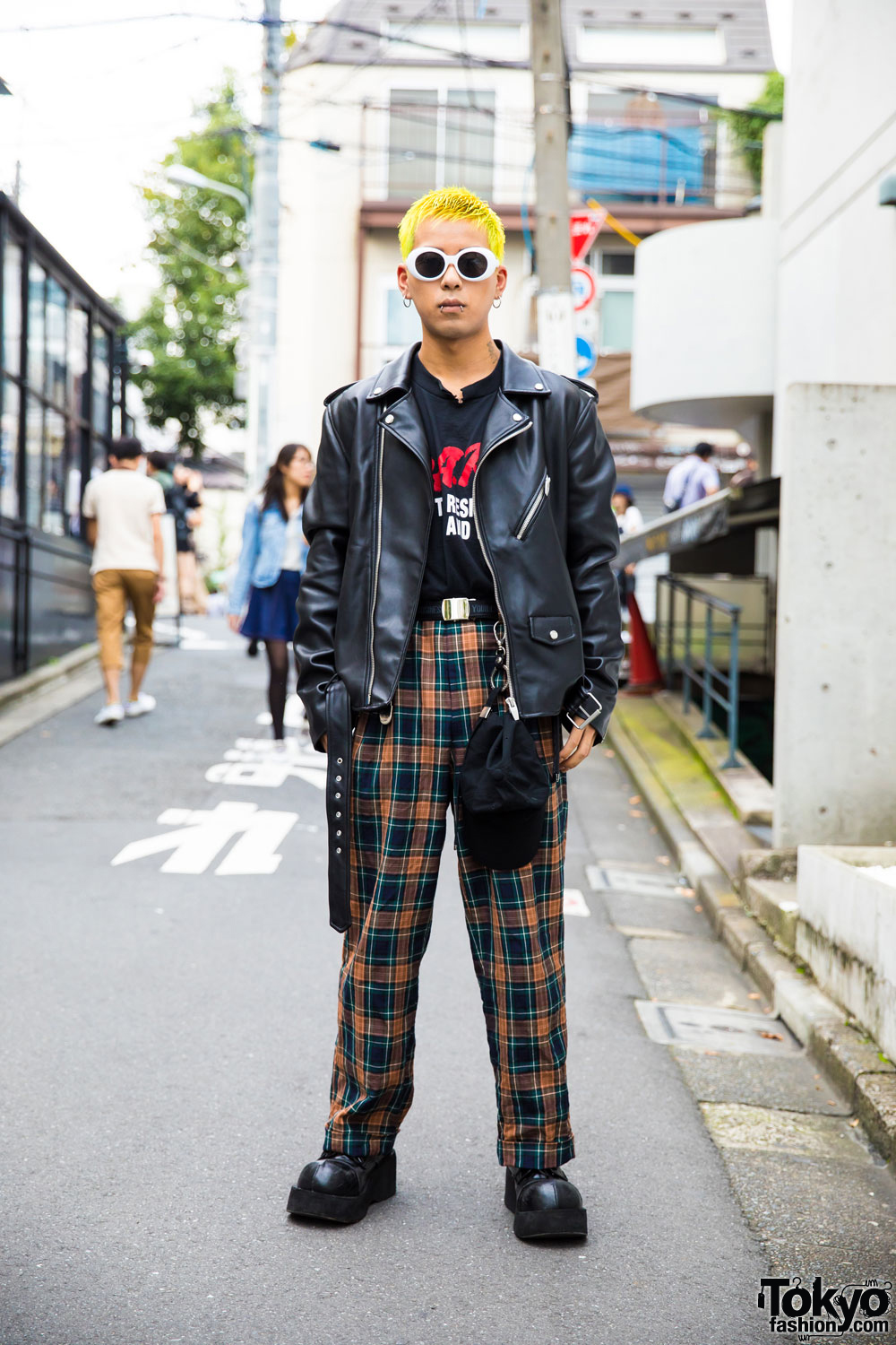 Harajuku Guy’s Punk Inspired Street Style w/ Yellow Hair, Biker Jacket