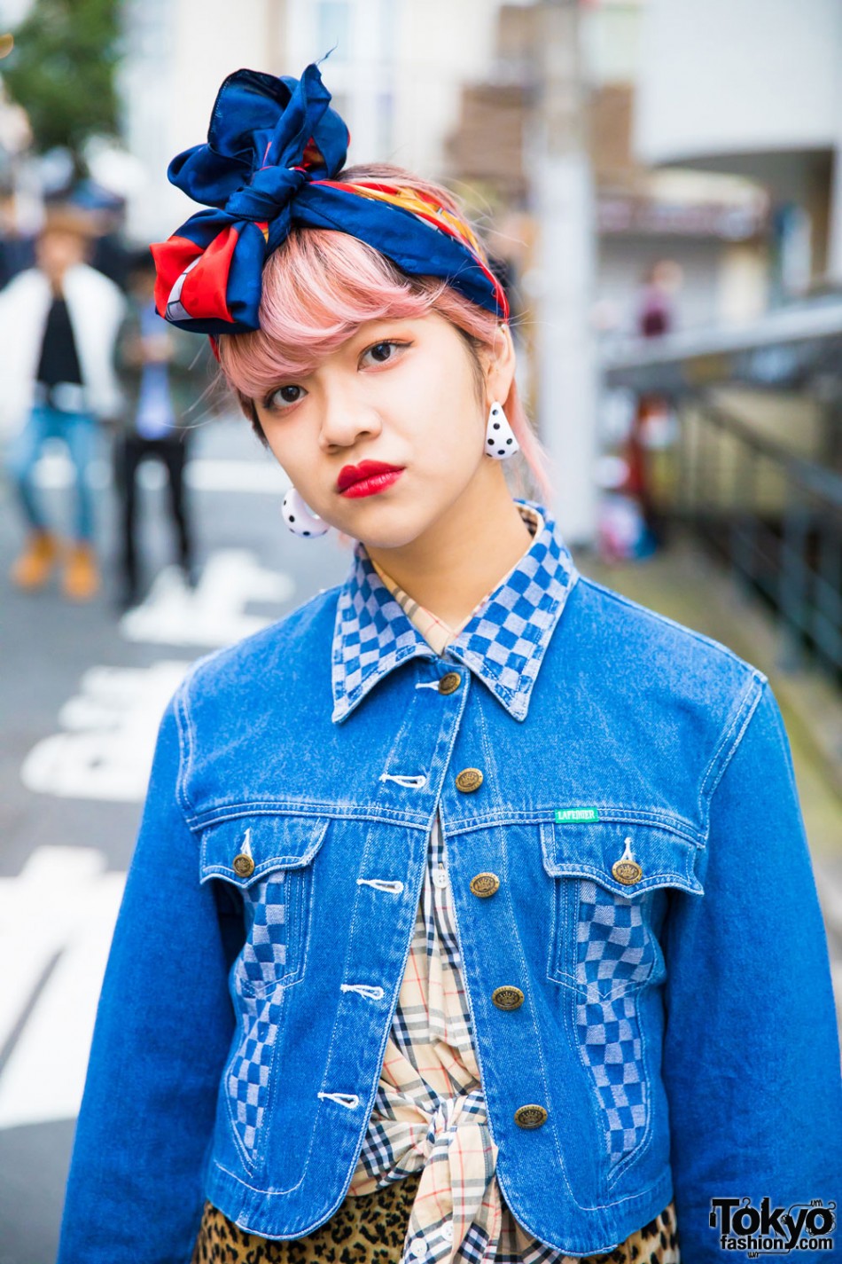 Harajuku Girls in Colorful Vintage Fashion w/ Burberry, Grimoire ...