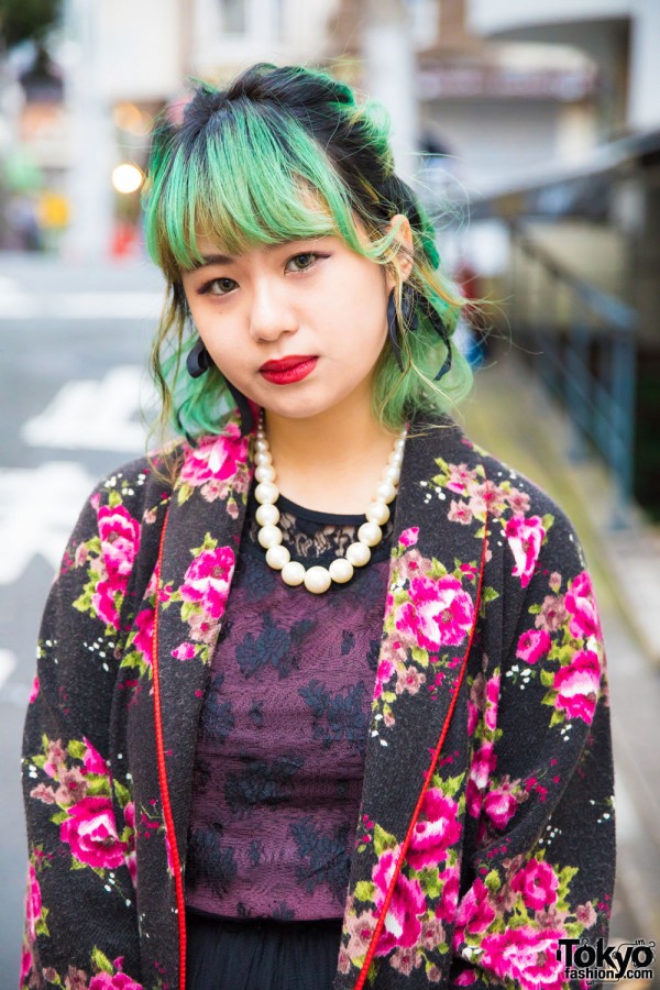 Harajuku Girls in Colorful Vintage Fashion w/ Burberry, Grimoire ...