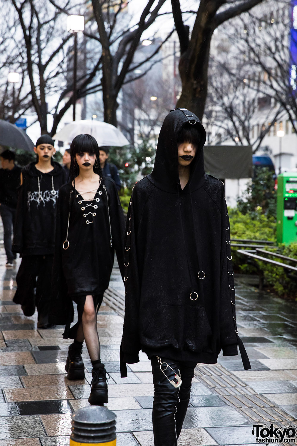 BERCERK “Dirty City” – Japanese Fashion Brand’s Dark Harajuku Street