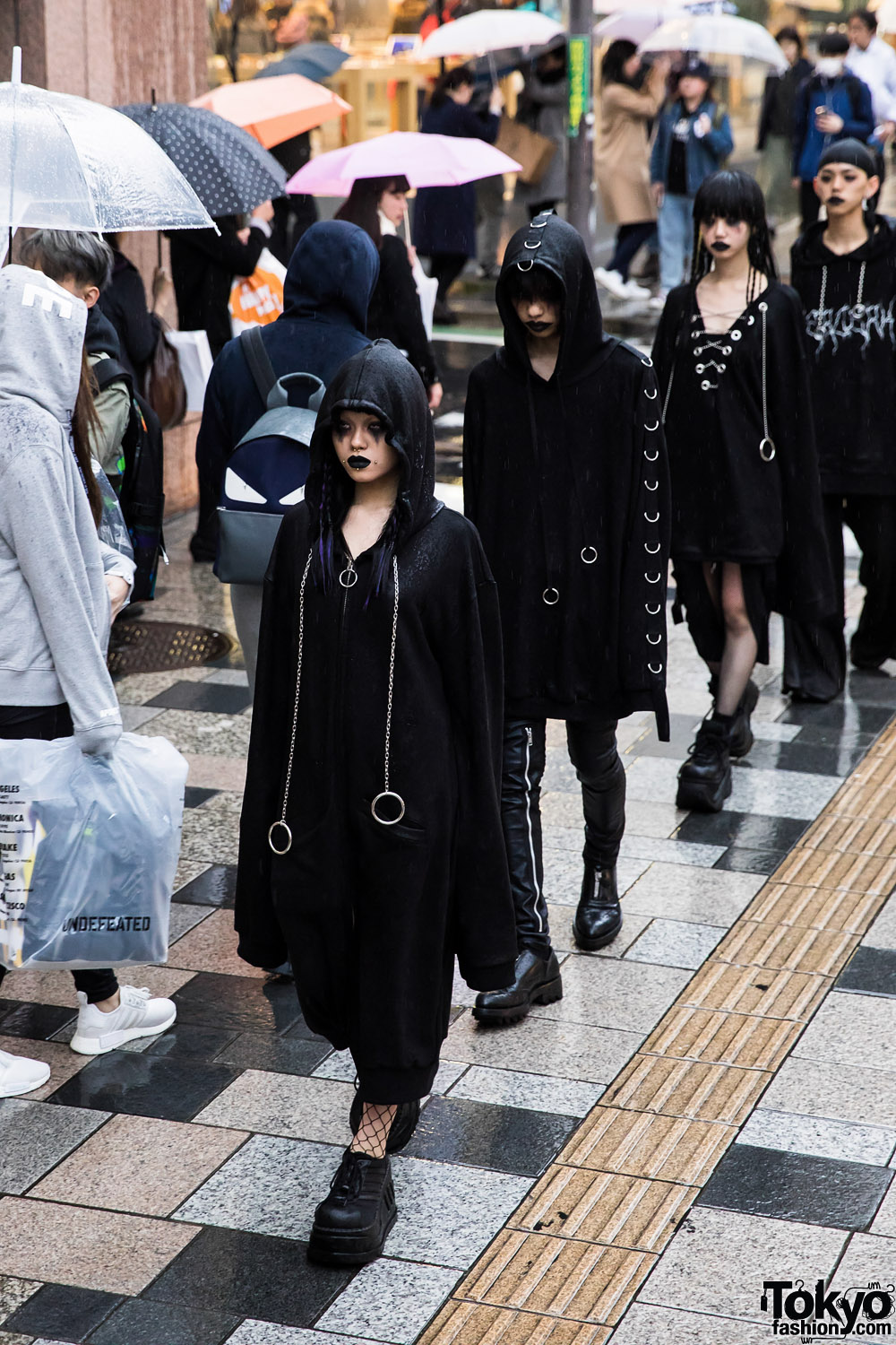 BERCERK “Dirty City” – Japanese Fashion Brand’s Dark Harajuku Street