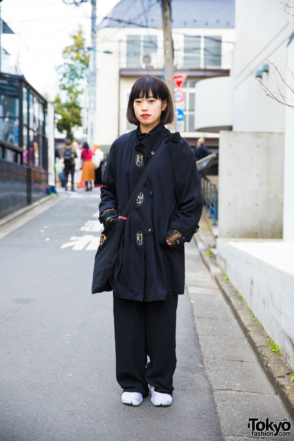Harajuku Girl in Resale Street Style w/ 8 Seconds & Nike Air Rift Tabi ...