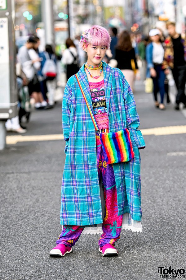 Harajuku Girl w/ Colorful 6%DOKIDOKI, Kinji Resale, Fessura & CawaiiTillIDie Fashion