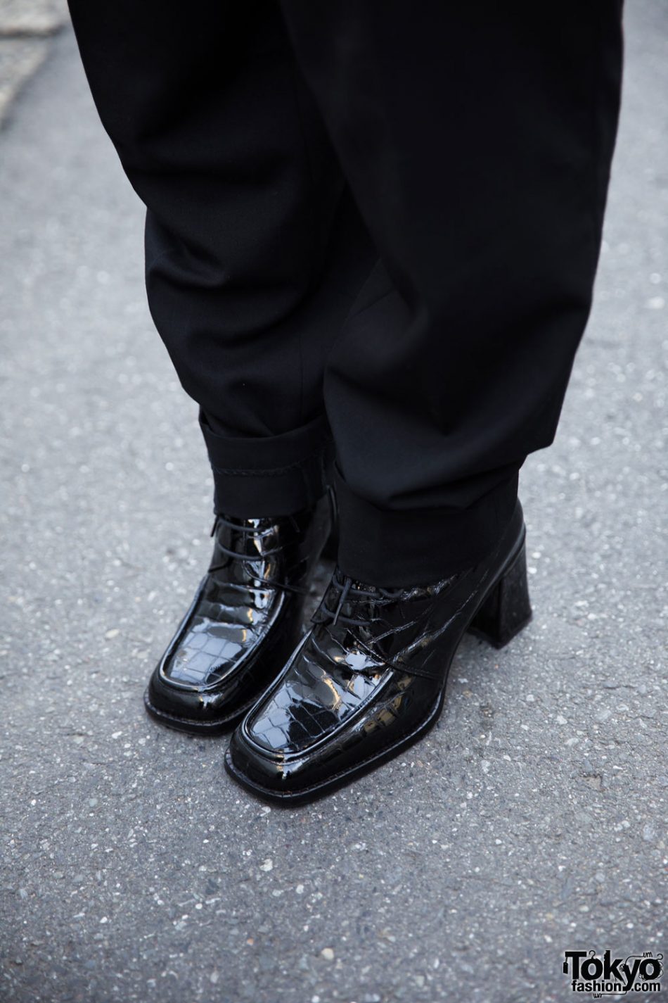 All Black Japanese Minimalist Fashion w/ Comme des Garcons, Jean Paul ...