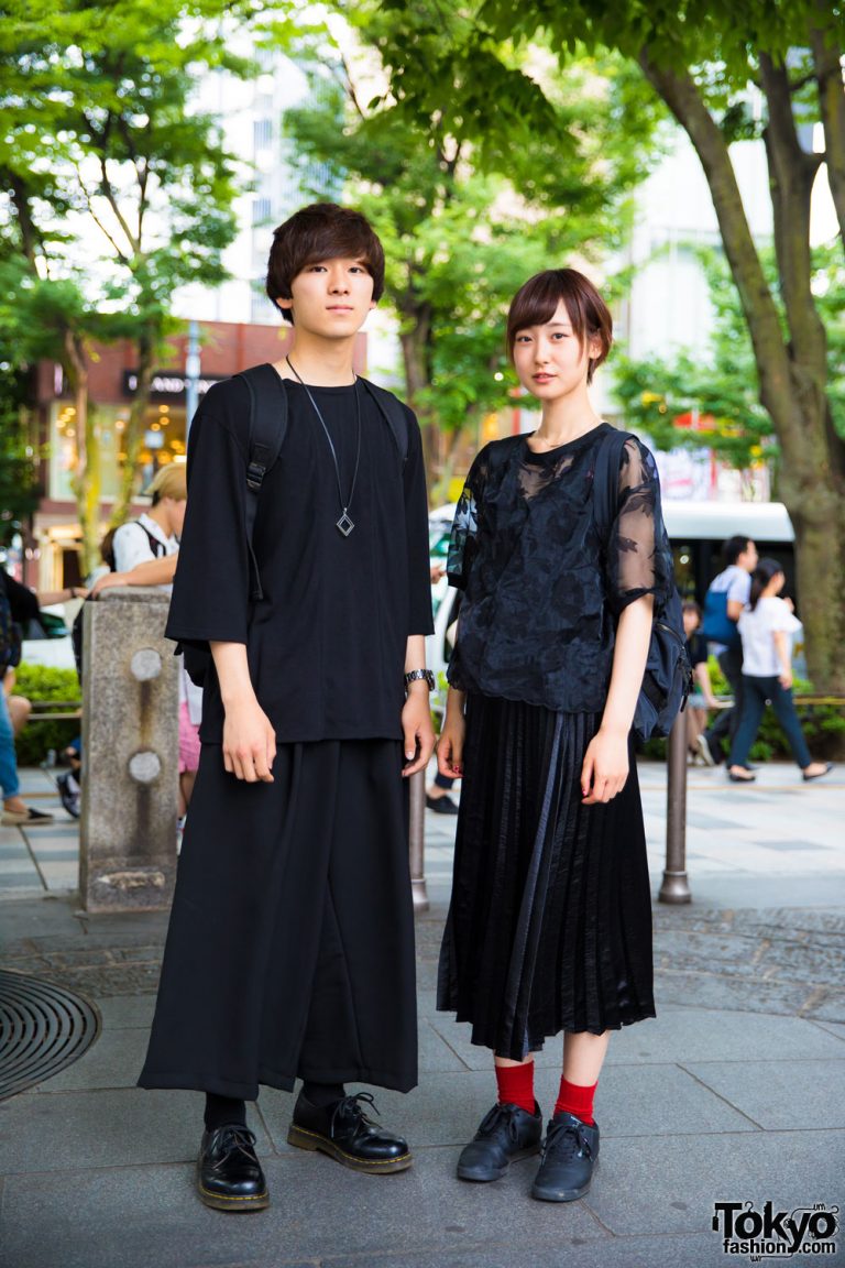 Harajuku Duo in All Black Minimalist Street Styles w/ 603, GGD & Dr ...