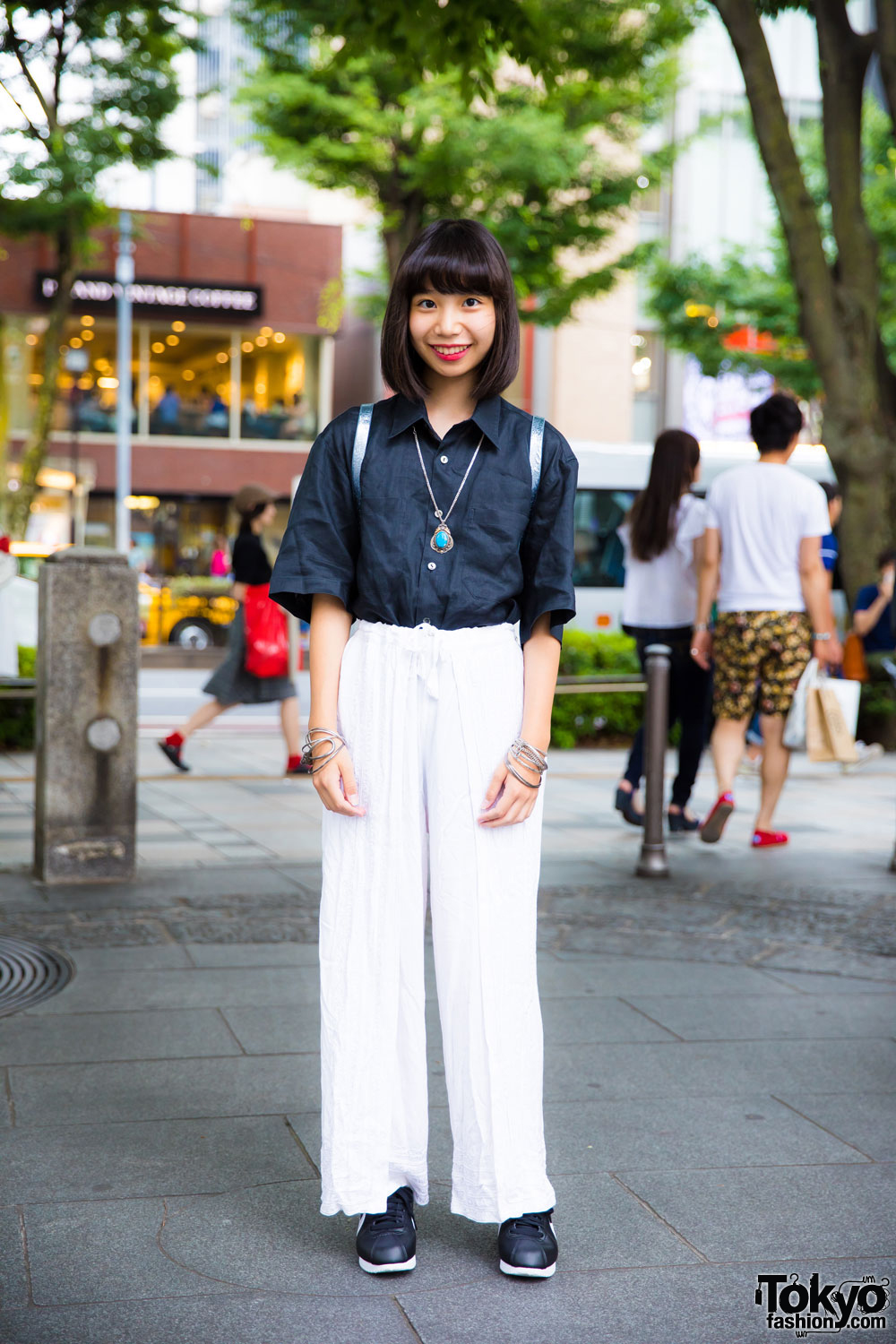 Black & White Minimalist Harajuku Resale Street Style w/ Zara & Nike