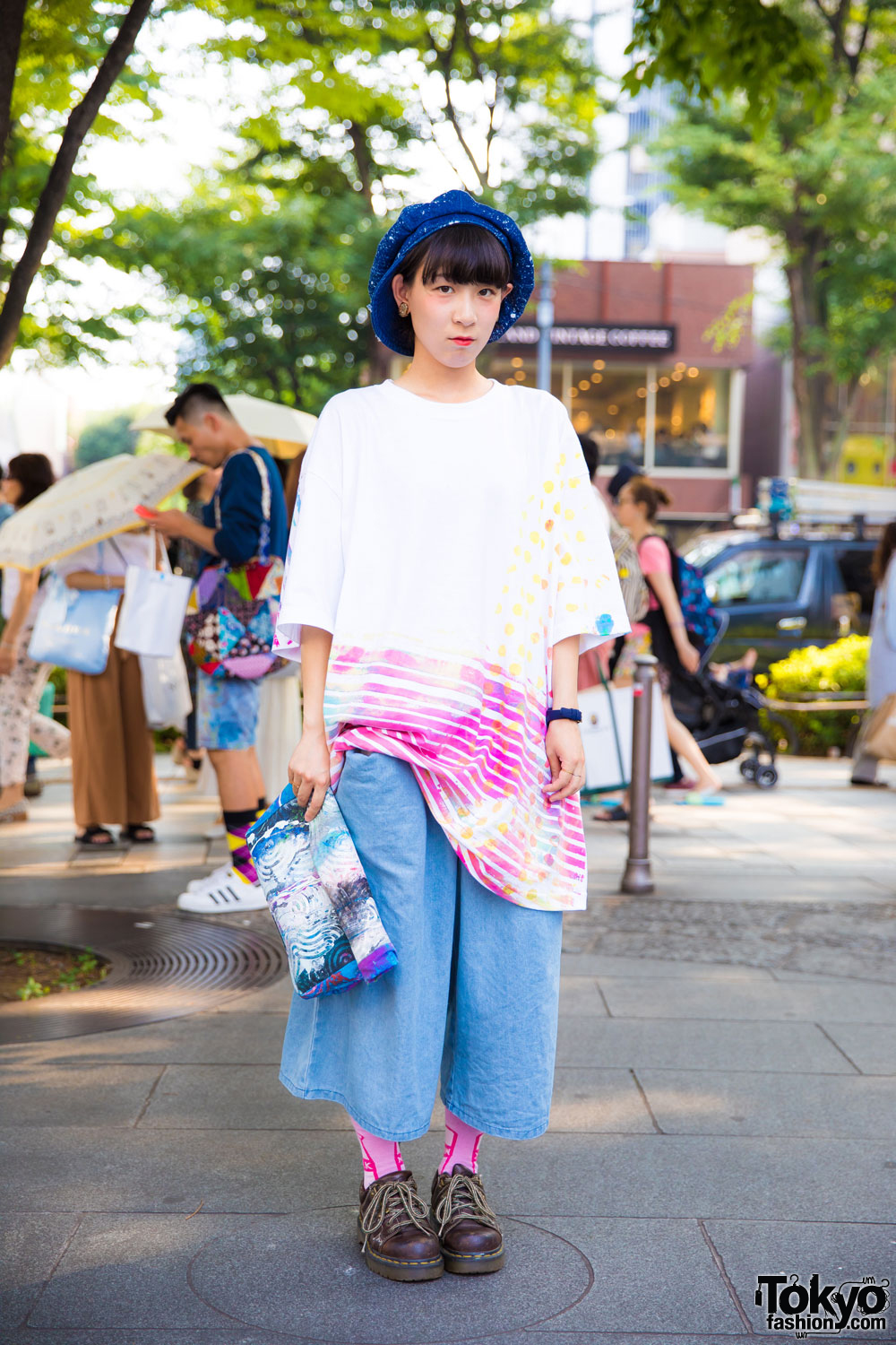 Harajuku Girl in Oversized Street Style w/ Nisai, Dr. Martens & Vintage Fashion