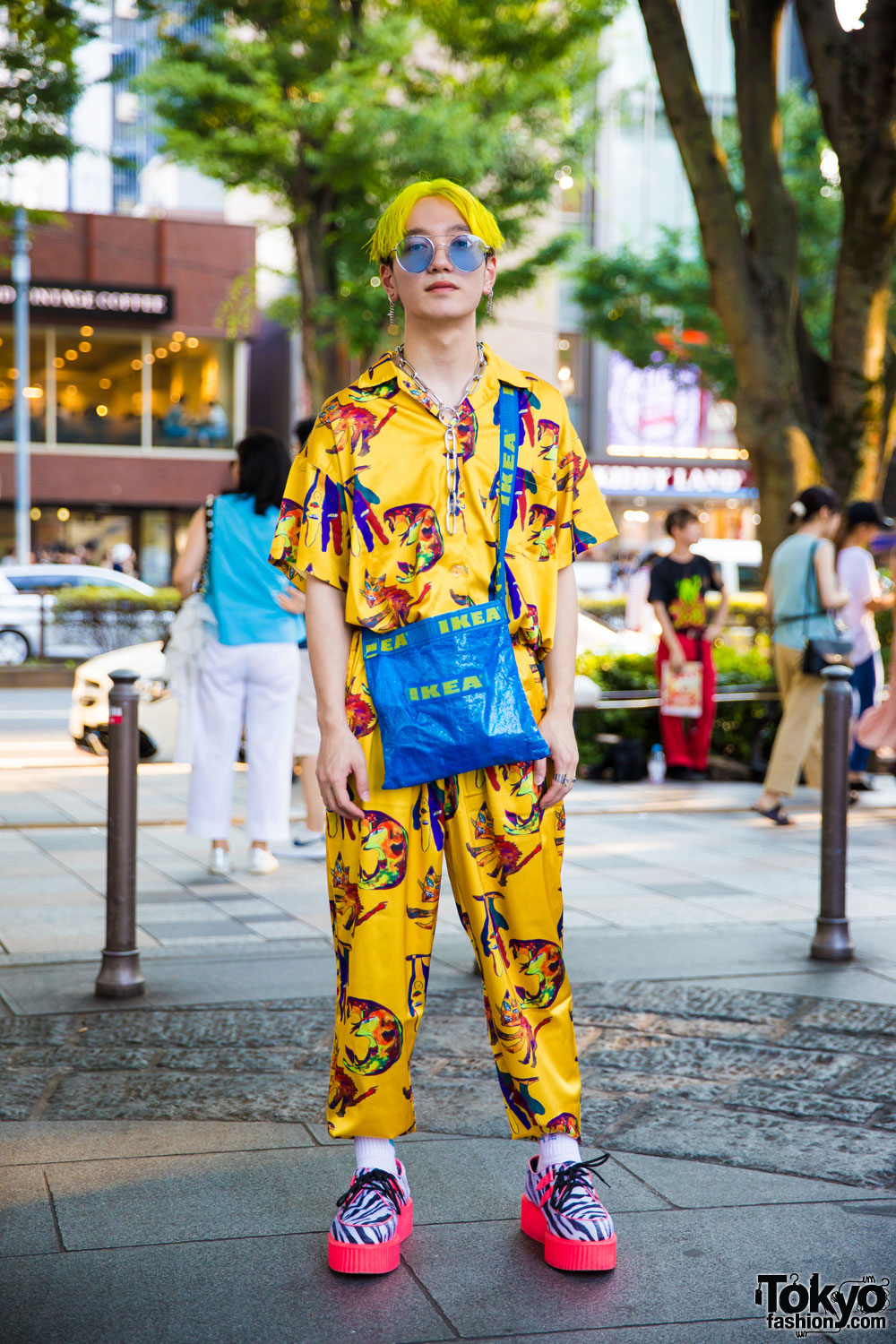 All Over Print Street Style in Harajuku w/ IKEA Bag, Kobinai, Demonia & Never Mind the XU