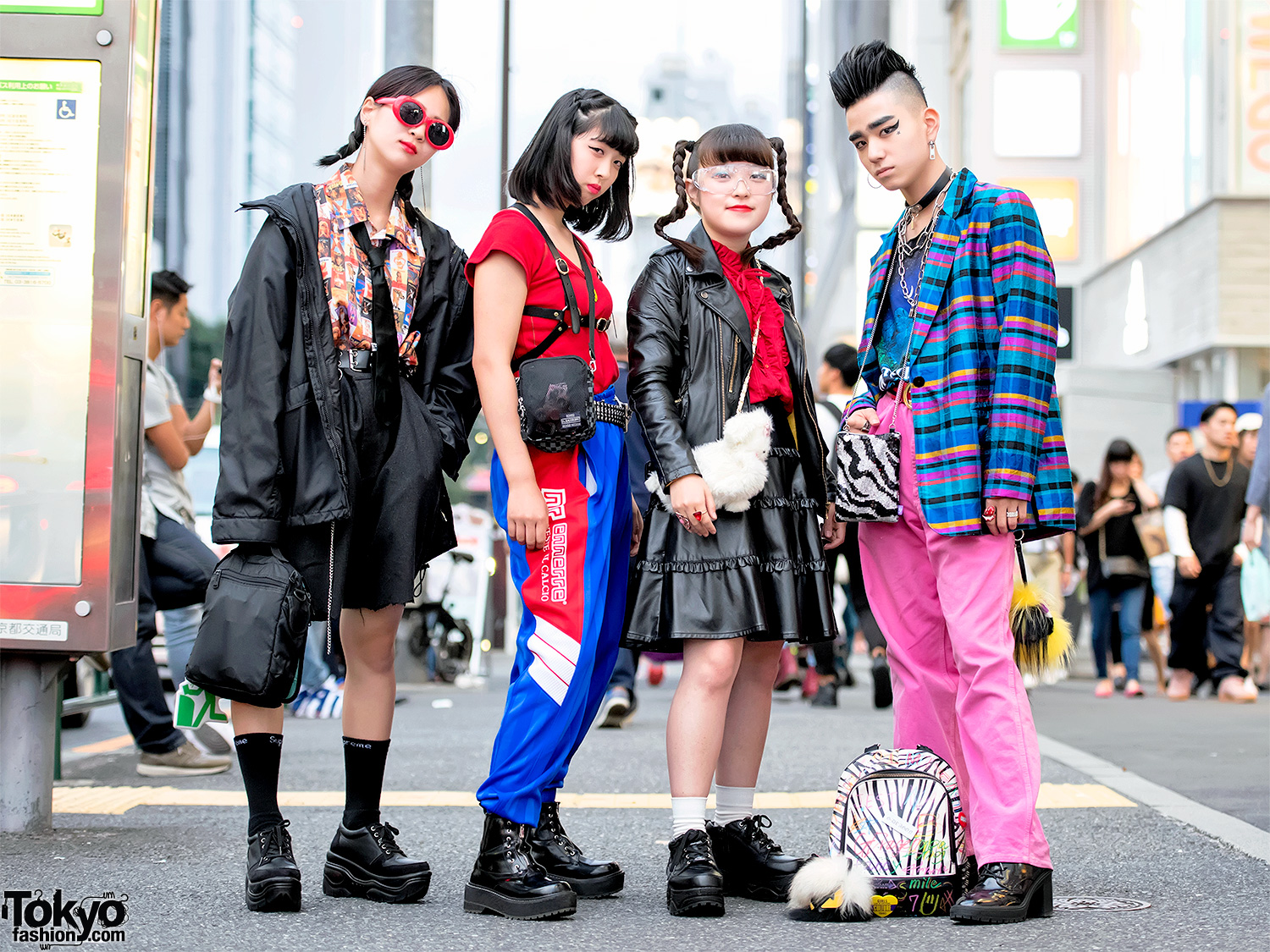 Harajuku Teens in Colorful Street Styles w/ Kinji Vintage, RRR, King ...