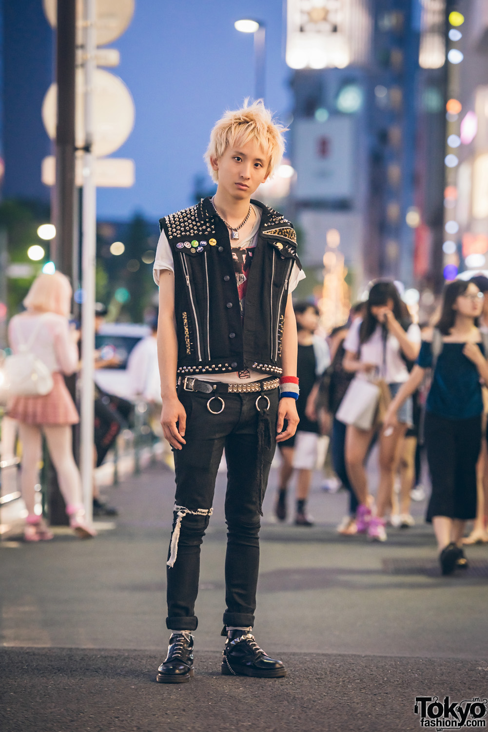 Harajuku Punk in Black Street Fashion w/ The Clash Studded Vest