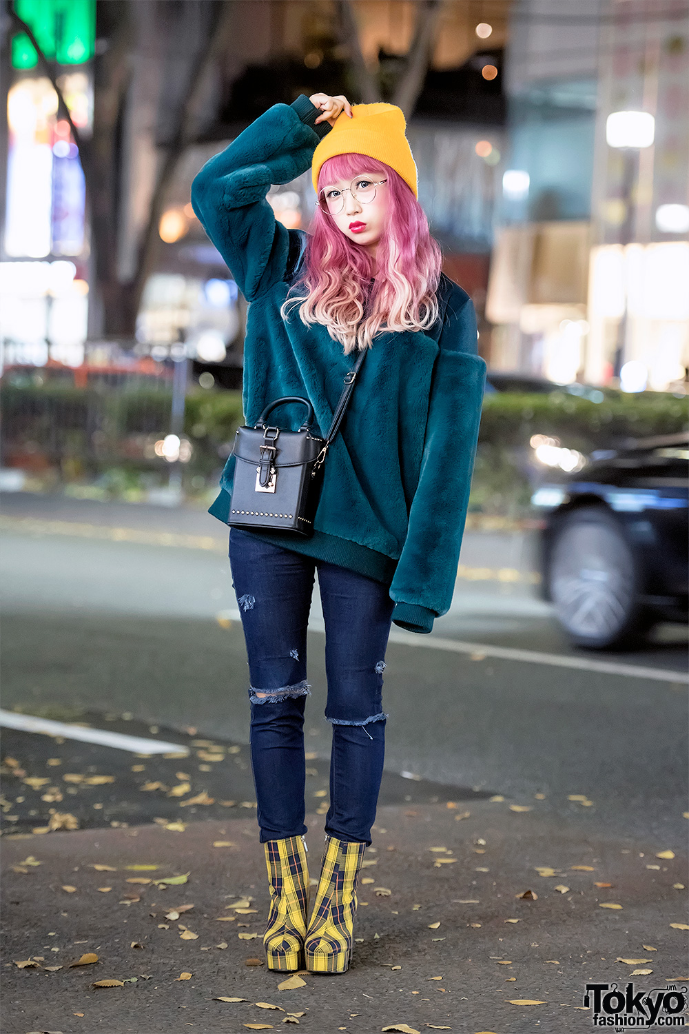 Hikapu in Harajuku w/ Pink Hair, Aqua Sweater, Skinny Jeans & Plaid Platform Heels