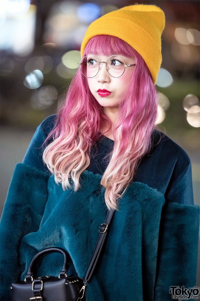 Hikapu in Harajuku w/ Pink Hair, Aqua Sweater, Skinny Jeans & Plaid ...
