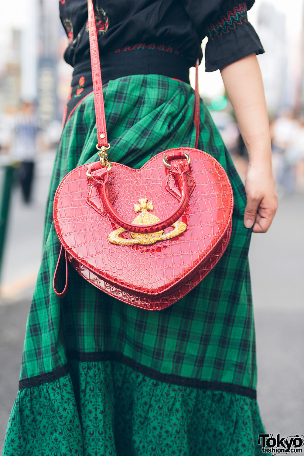 Vivienne Westwood Heart-Shaped Bag & Knuckle Rings – Tokyo Fashion