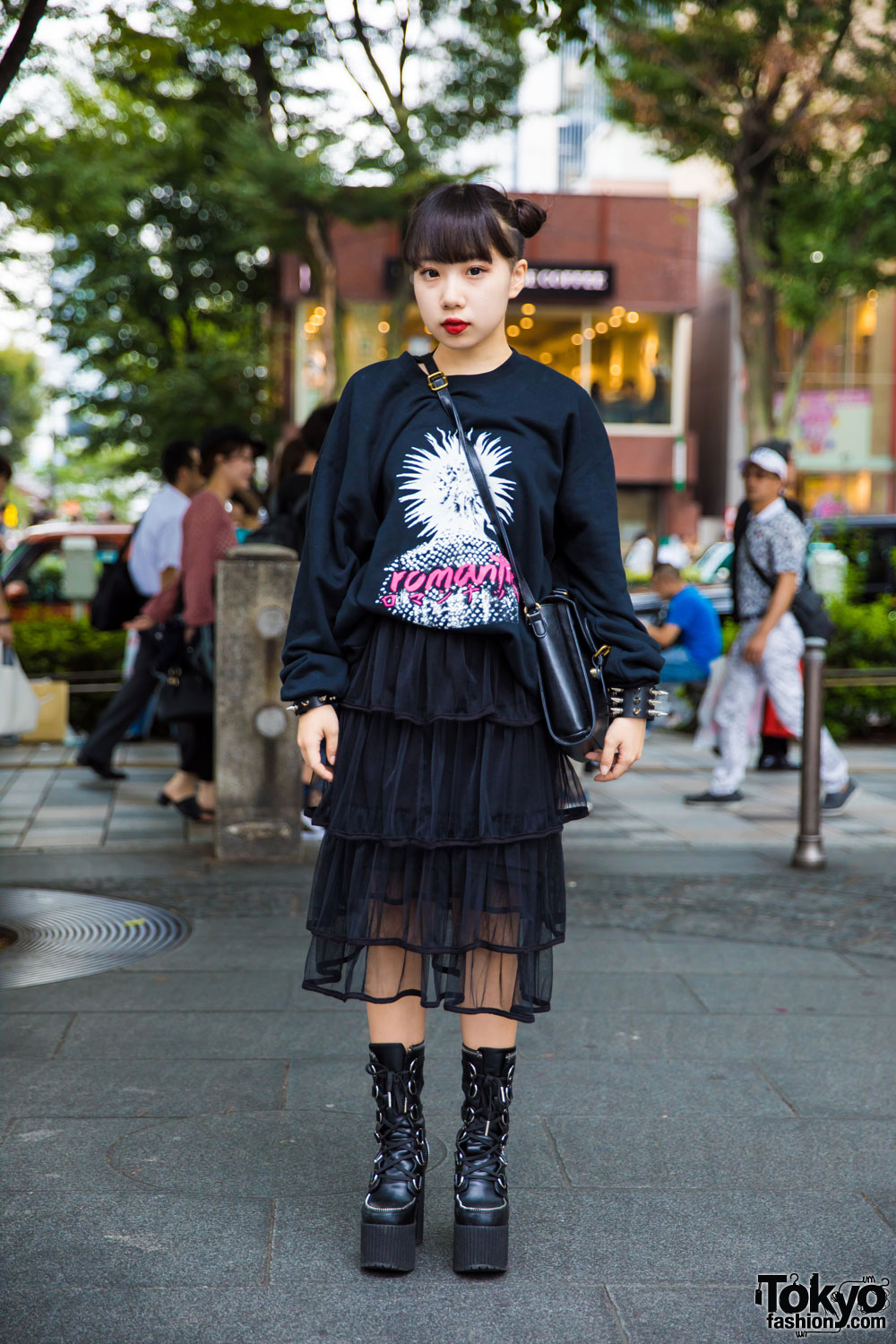 Harajuku Girl's Dark Streetwear w/ iLiL 
