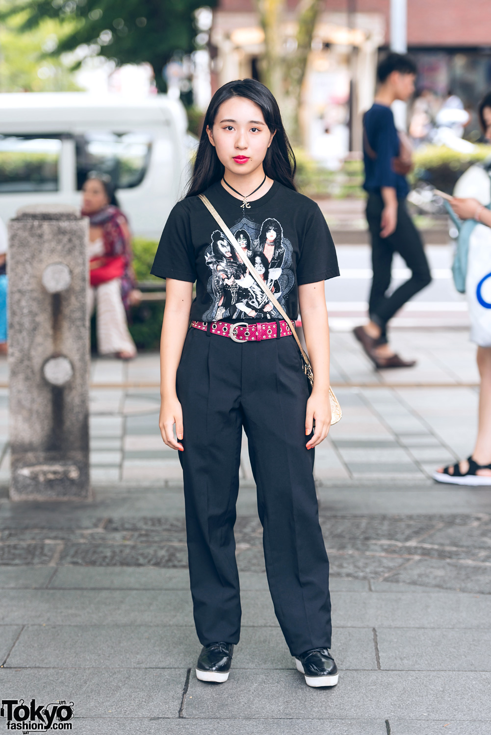 All Black Vintage Harajuku Fashion w/ Kiss Band T-Shirt & Metallic Sling Bag