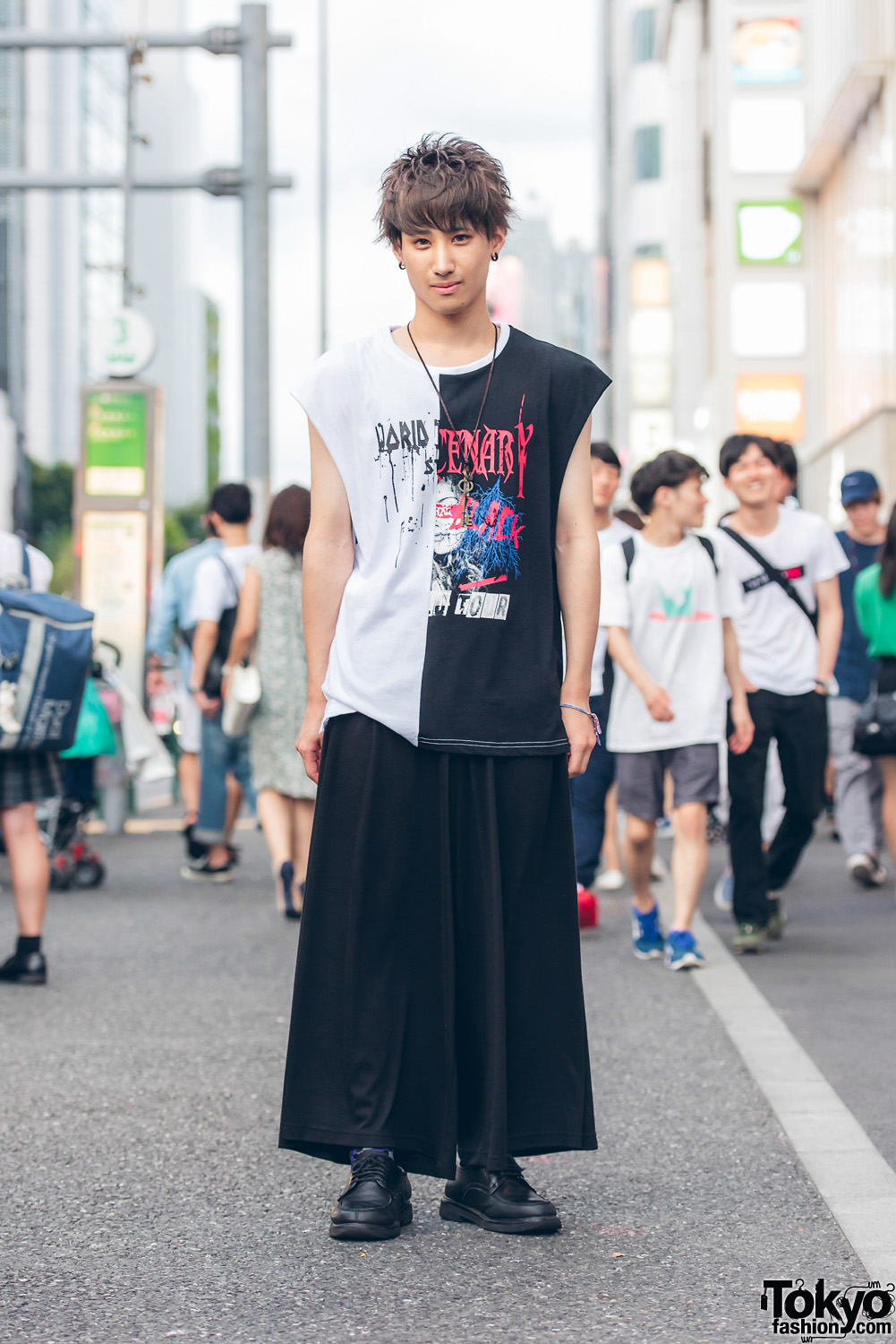 Harajuku Guy in Black & White Street Style w/ Sleeveless Band Shirt, HVC Wide Leg Pants & Lace Up Shoes