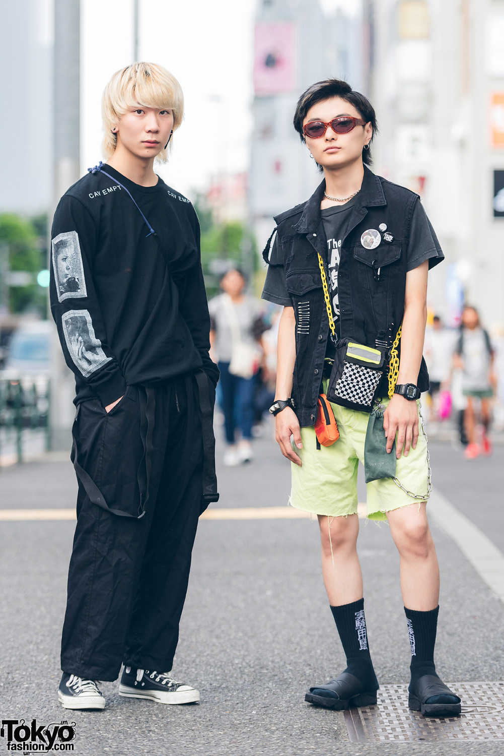 Harajuku Guys in All Black & Remake Street Fashion w/ Caveat Emptor, Y-3, Converse, Reebok & Clash T-Shirt