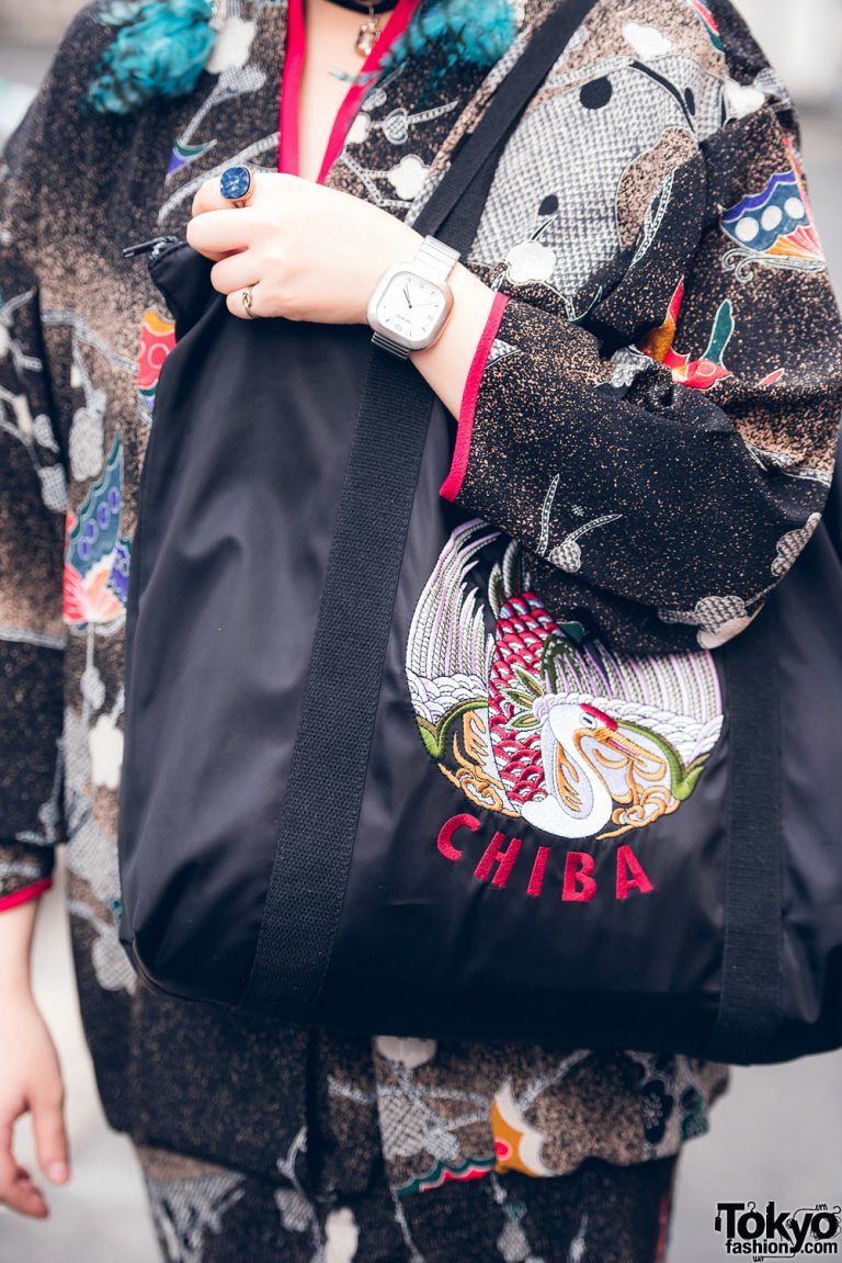 Harajuku Girl w/ Twin Buns Hair in Vintage Fashion, Sukajan Bag & Split ...