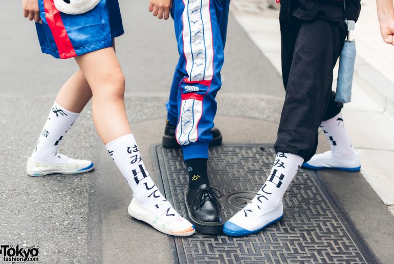 Harajuku Girls in Atarashii Gakkou No Leaders Socks, Vintage, Resale ...