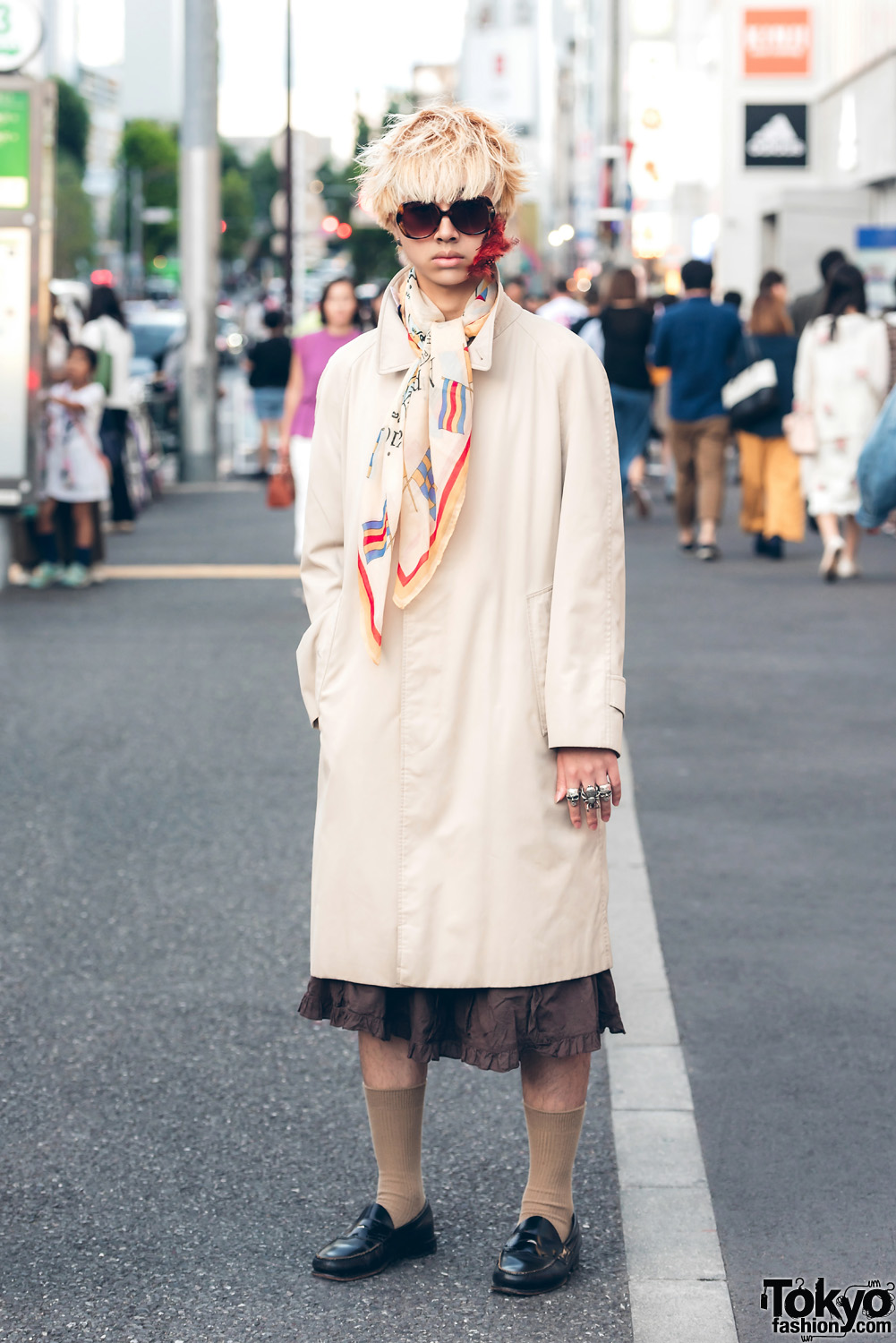 Harajuku Guy in Skirt Street Style w/ Burberry, Tokyo Human Experiments & Pfiff Feather Face Makeup