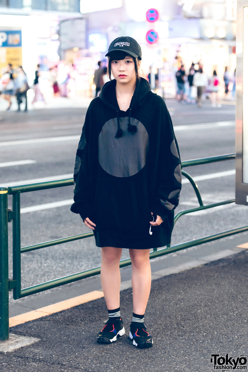 Harajuku Girl in Black Oversized Hoodie, 