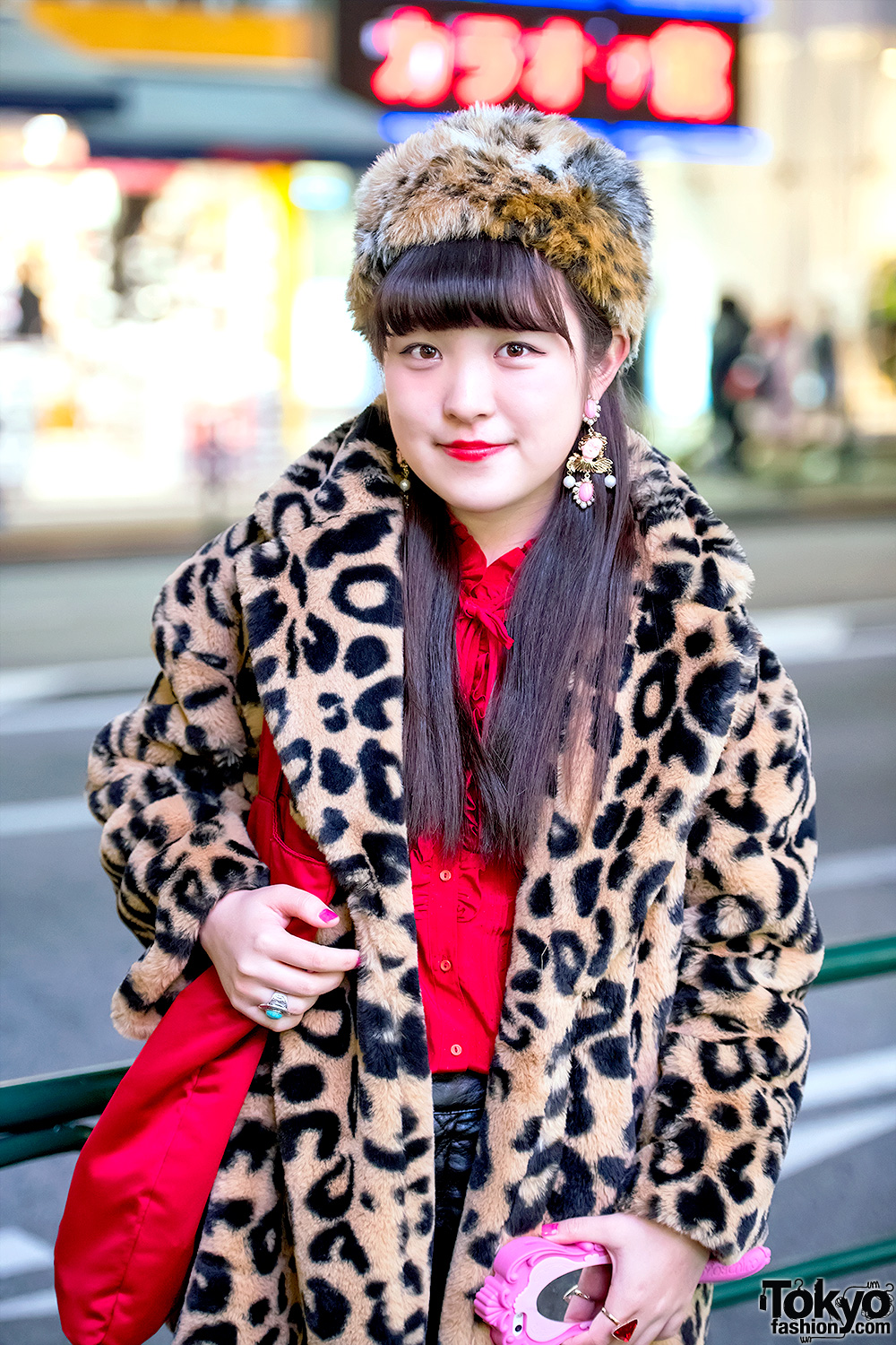 Shibuya Girl's Leopard Coat, Jeweled Nails & LV Bag – Tokyo Fashion