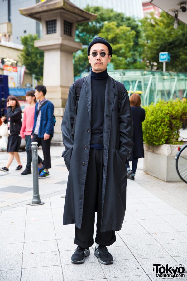 All Black Japanese Street Style w/ Maxi Coat, Round Sunglasses & New Balance Sneakers