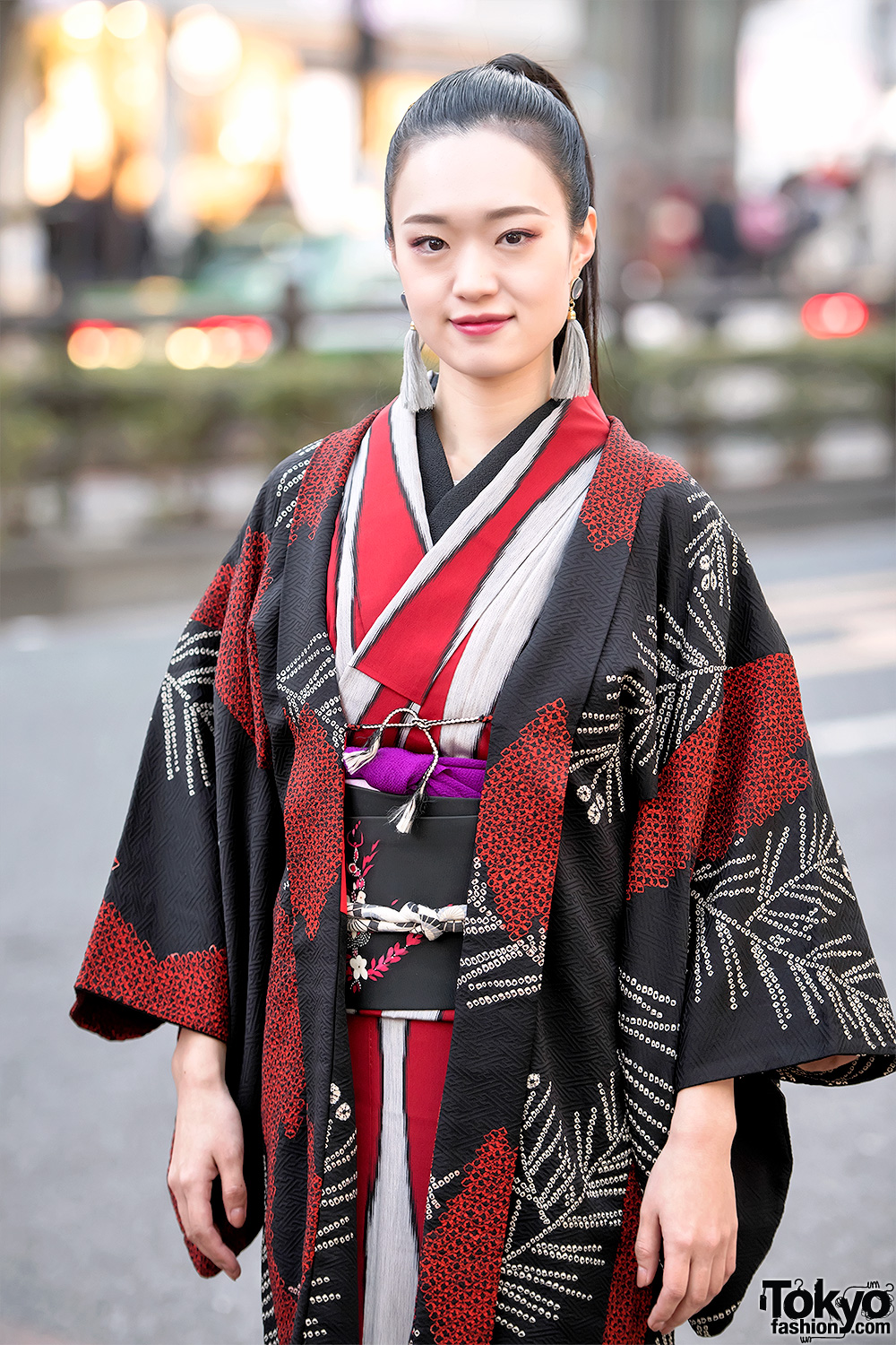 Vintage Japanese Kimono & Victory Rolls Hairstyle Street 