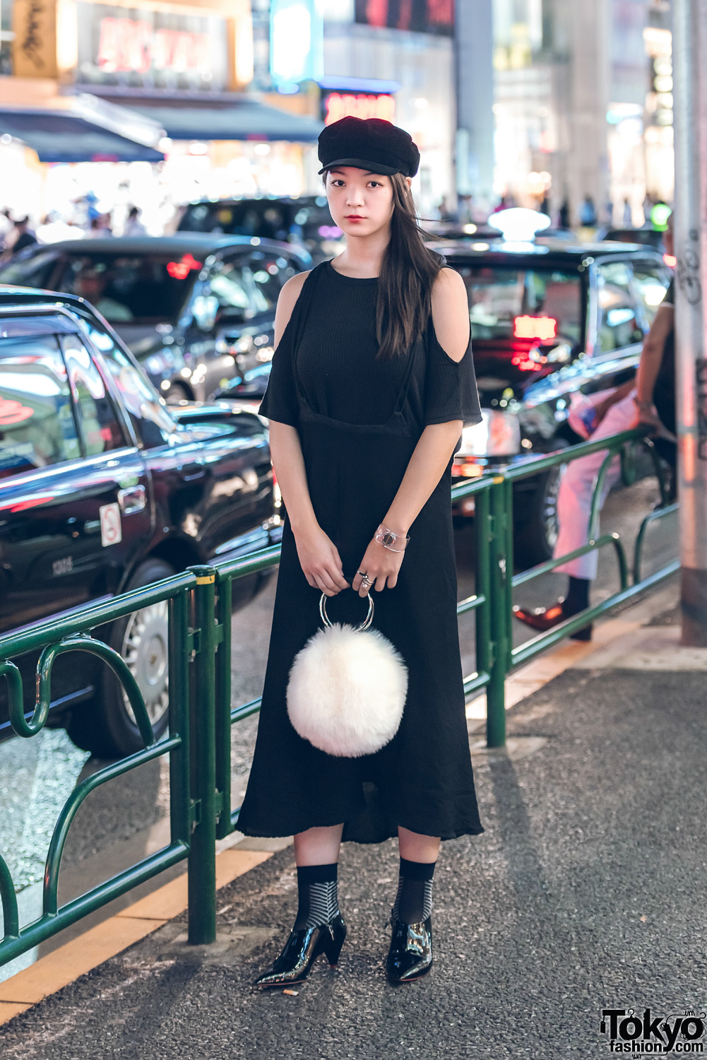Minimalist Japanese Streetwear in Harajuku w/ Yohji Yamamoto, Issey Miyake & A White Zara Fuzzy Handbag