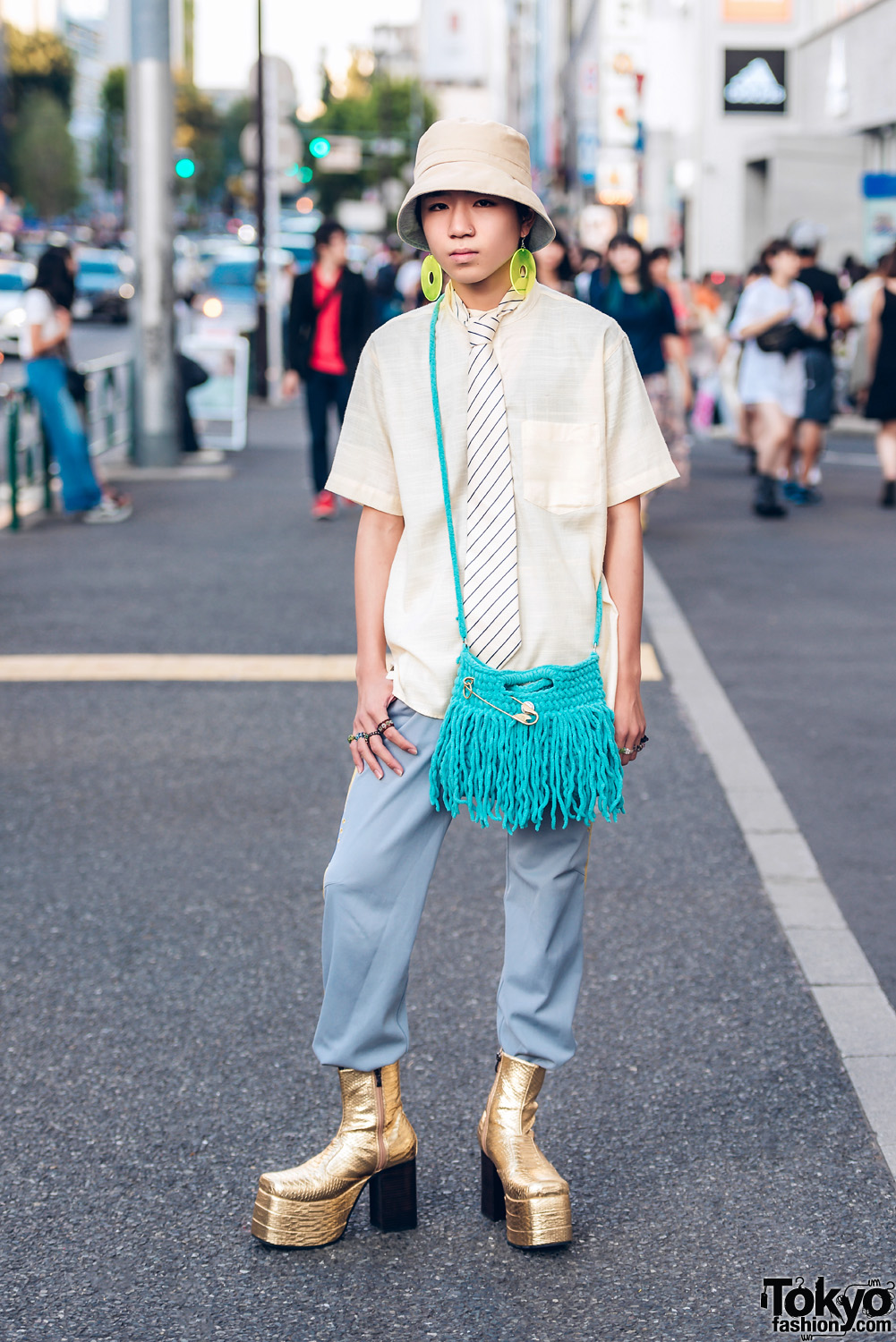 Vintage Street Fashion in Harajuku w/ Linen Collar Shirt, Platform Snakeskin Boots, Bucket Hat & Fringe Bag