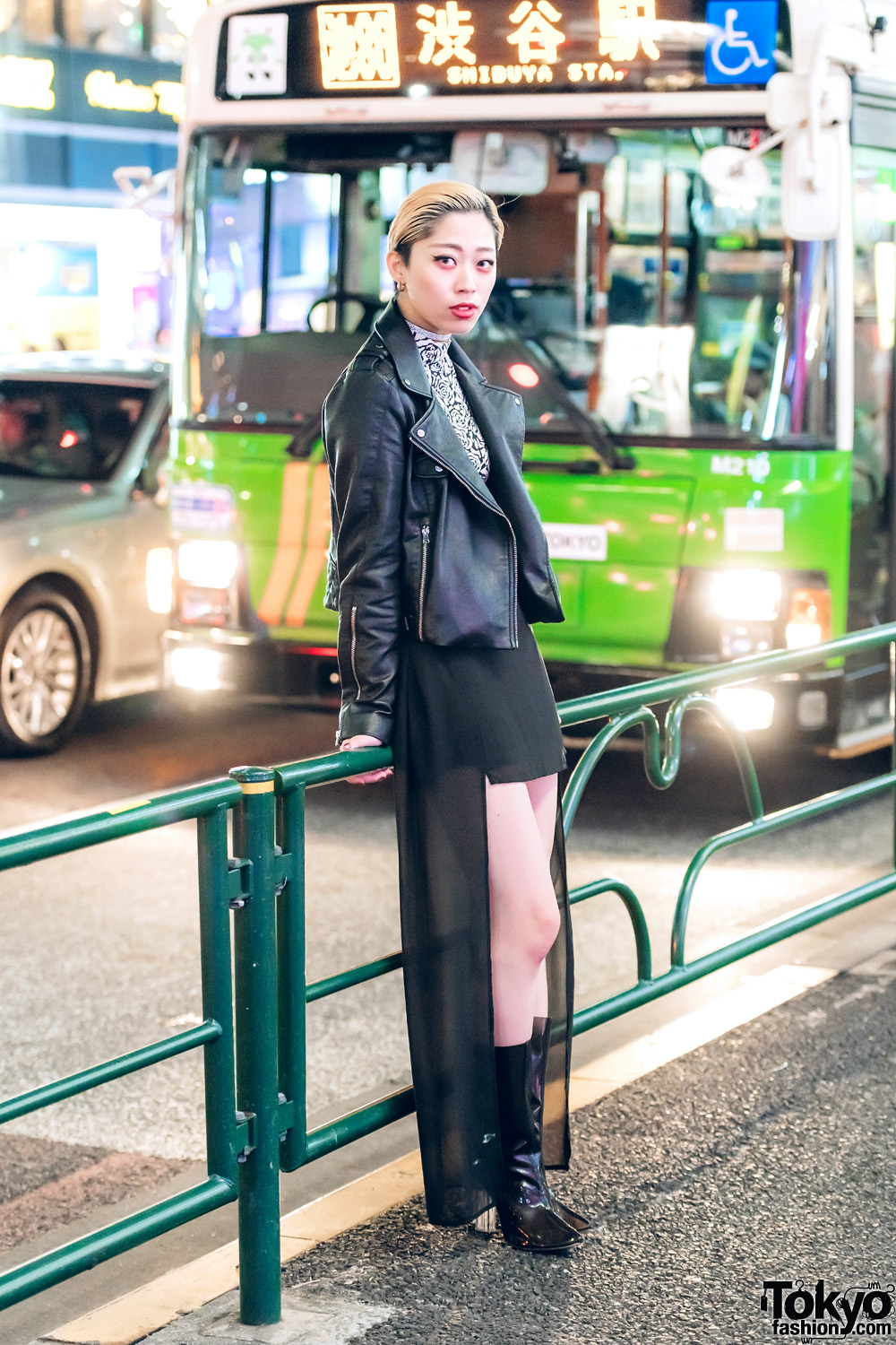 Edgy All-Black Harajuku Street Fashion w/ Leather Jacket & Pointy-Toe Boots