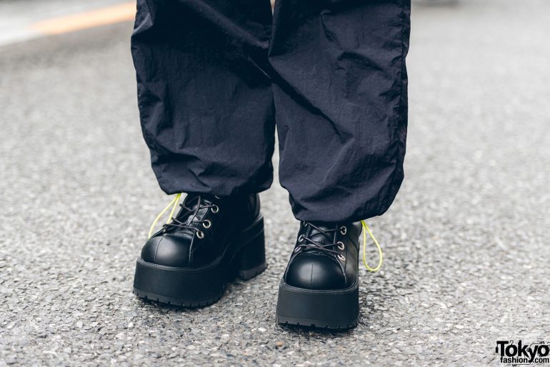 Harajuku Teen Girl Squad in Modern Japanese Streetwear Styles – Tokyo ...