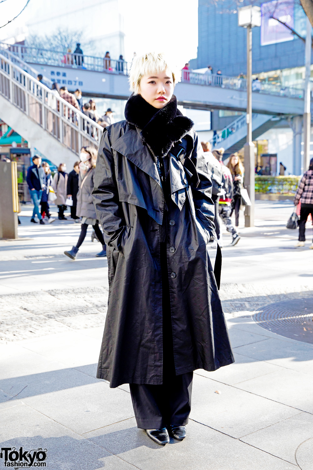 TONI&GUY Tokyo Hair Stylist in All-Black Winter Street Fashion w/ Never Mind the XU, Gallerie & Double Name
