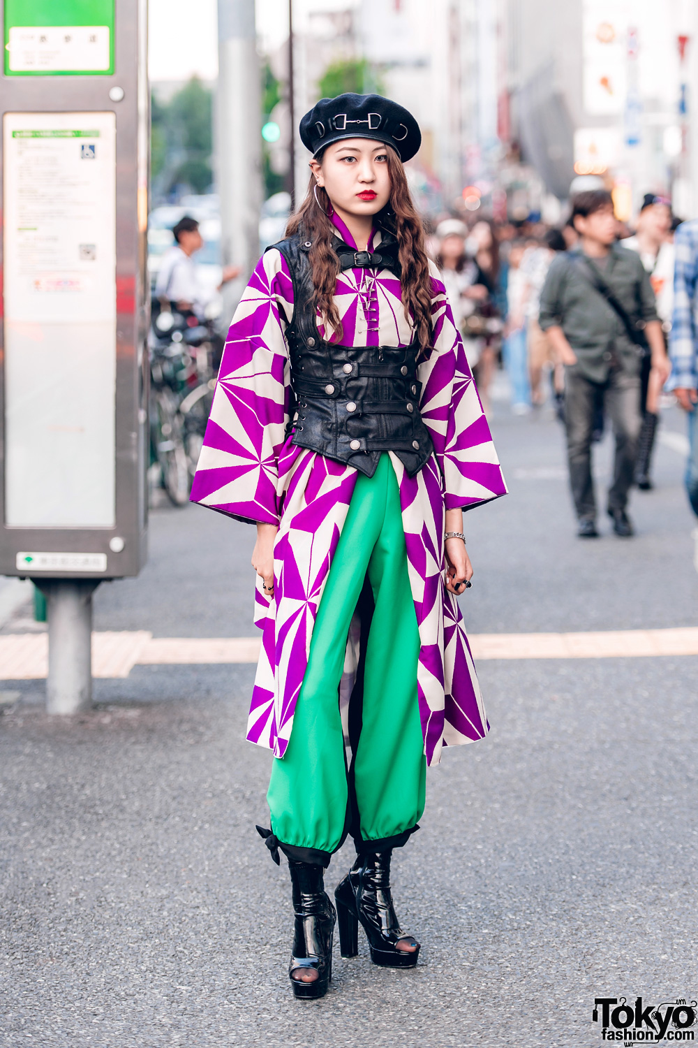 Harajuku Girl in Vintage & Black Leather Street Fashion
