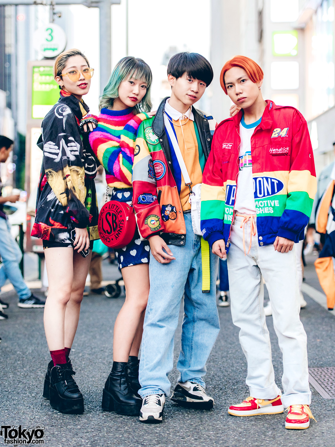 Harajuku Friends in Colorful Streetwear w/ Nieuw Jurk, Little Sunny Bite, Supreme & Moschino