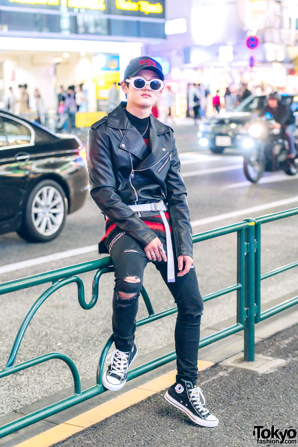 Harajuku Guy in Black Streetwear Fashion w/ Forever21, H&M, GU, Converse, Blind Reason & Cody Sanderson