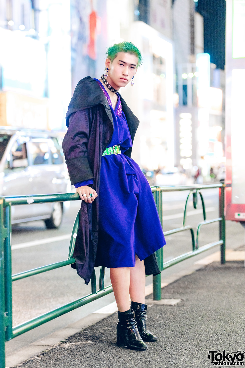 Green-Haired Harajuku Guy in Androgynous Vintage Street Fashion